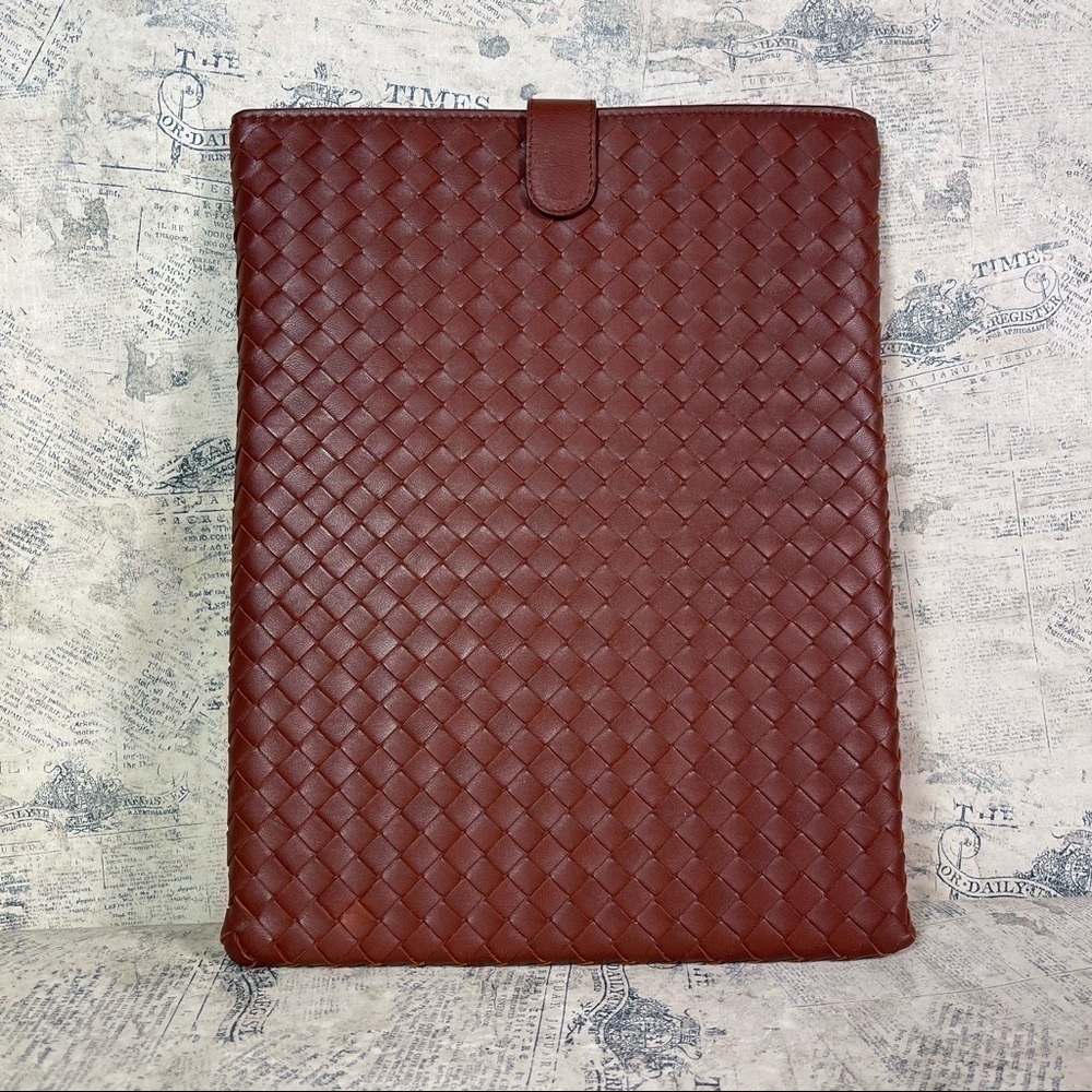 Bottega Veneta Intrecciato Nappa Leather iPad / Tablet Sleeve | Made in Italy